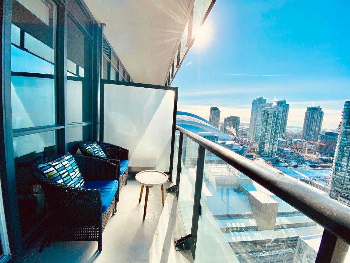 Front Street Suites Toronto Bagian luar foto