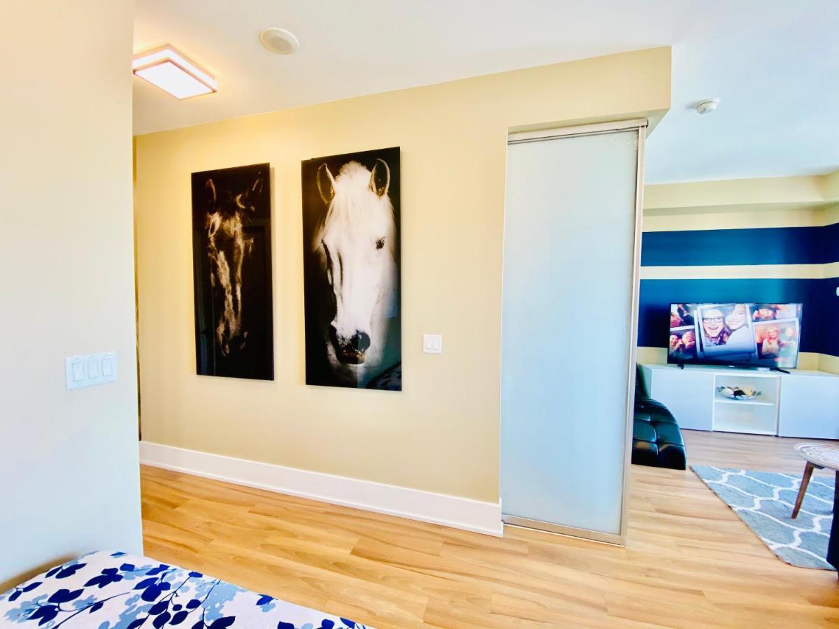 Front Street Suites Toronto Bagian luar foto