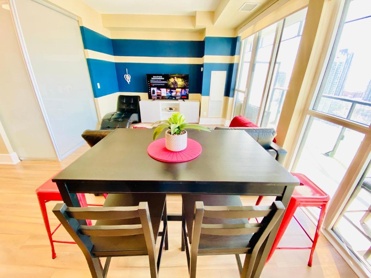 Front Street Suites Toronto Bagian luar foto