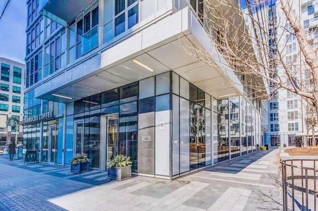 Front Street Suites Toronto Bagian luar foto